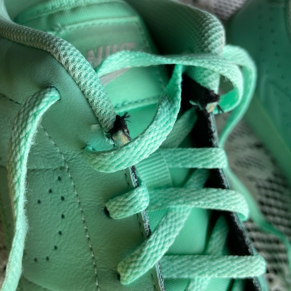 Nike Tennis Classic PRM (GS) Sneakers - Picture 9 of 9